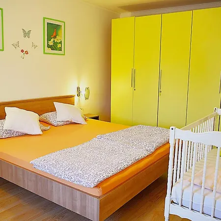 House Danica * Банджоле