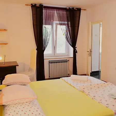 House Danica * Банджоле